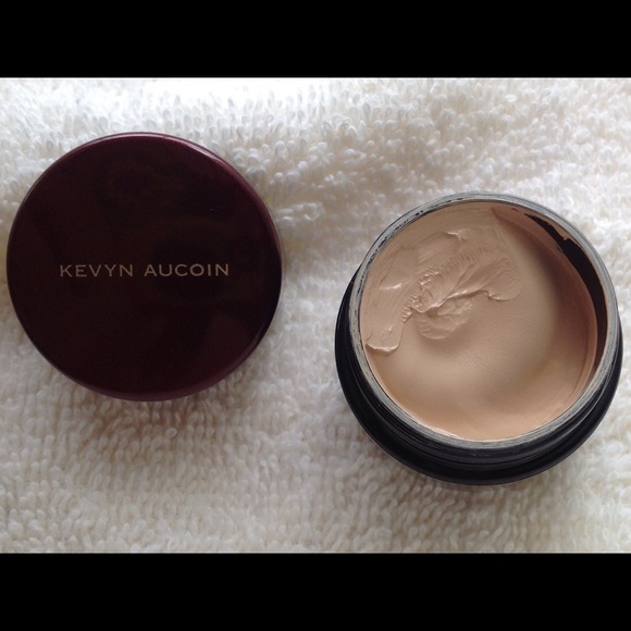 Kevyn Aucoin SSE shade SX02